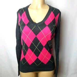 Old Navy v-neck argyle sweater